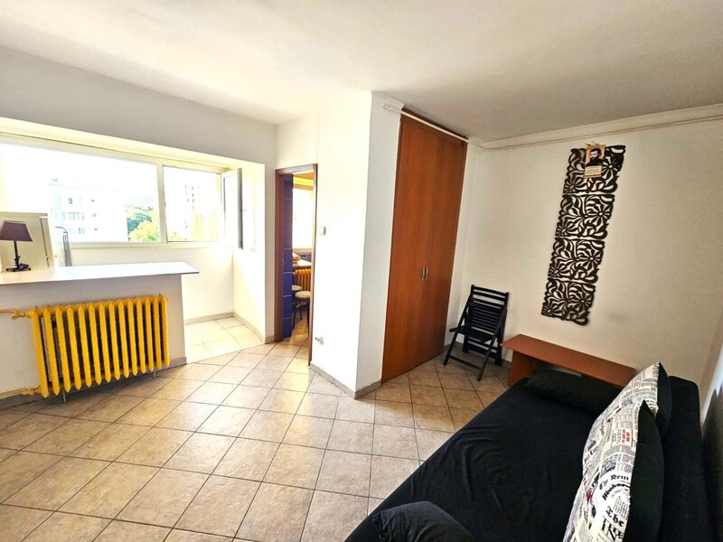 Titan, Aleea Fizicienilor, 5 minute metrou, bloc din 1982