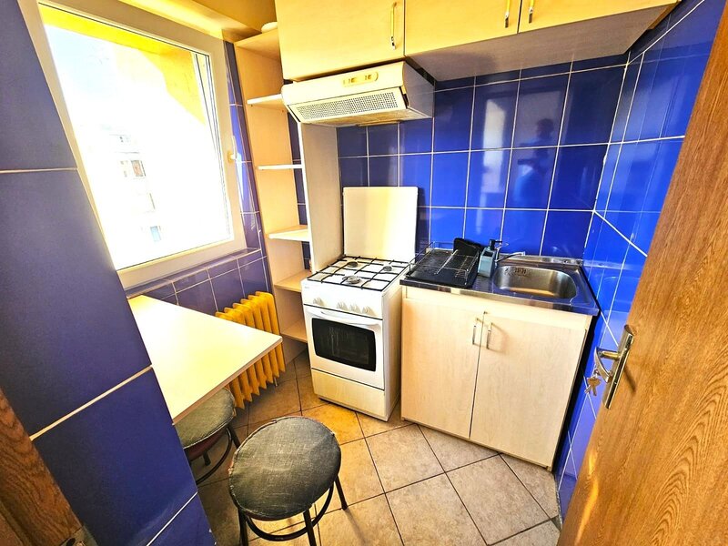 Titan, Aleea Fizicienilor, 5 minute metrou, bloc din 1982