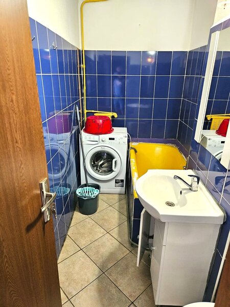 Titan, Aleea Fizicienilor, 5 minute metrou, bloc din 1982